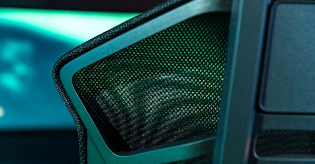 Die atmungsaktive Rückenlehne des RECAR Aer